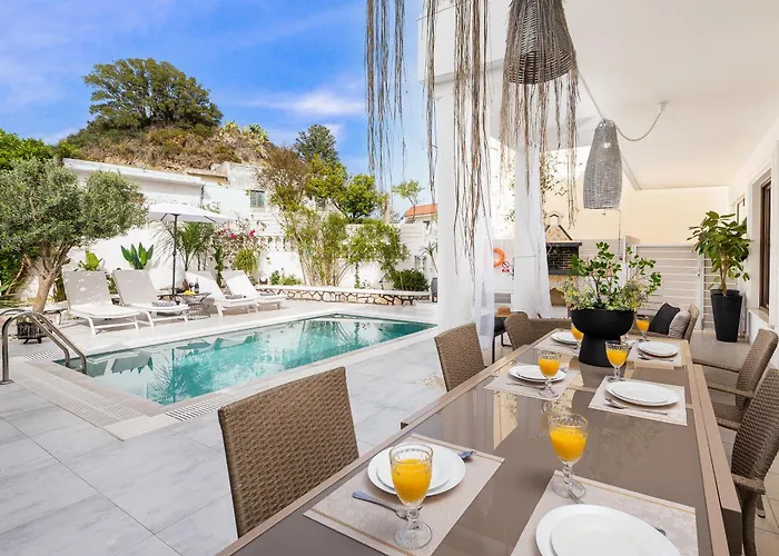 Mikaela\'S Pool House