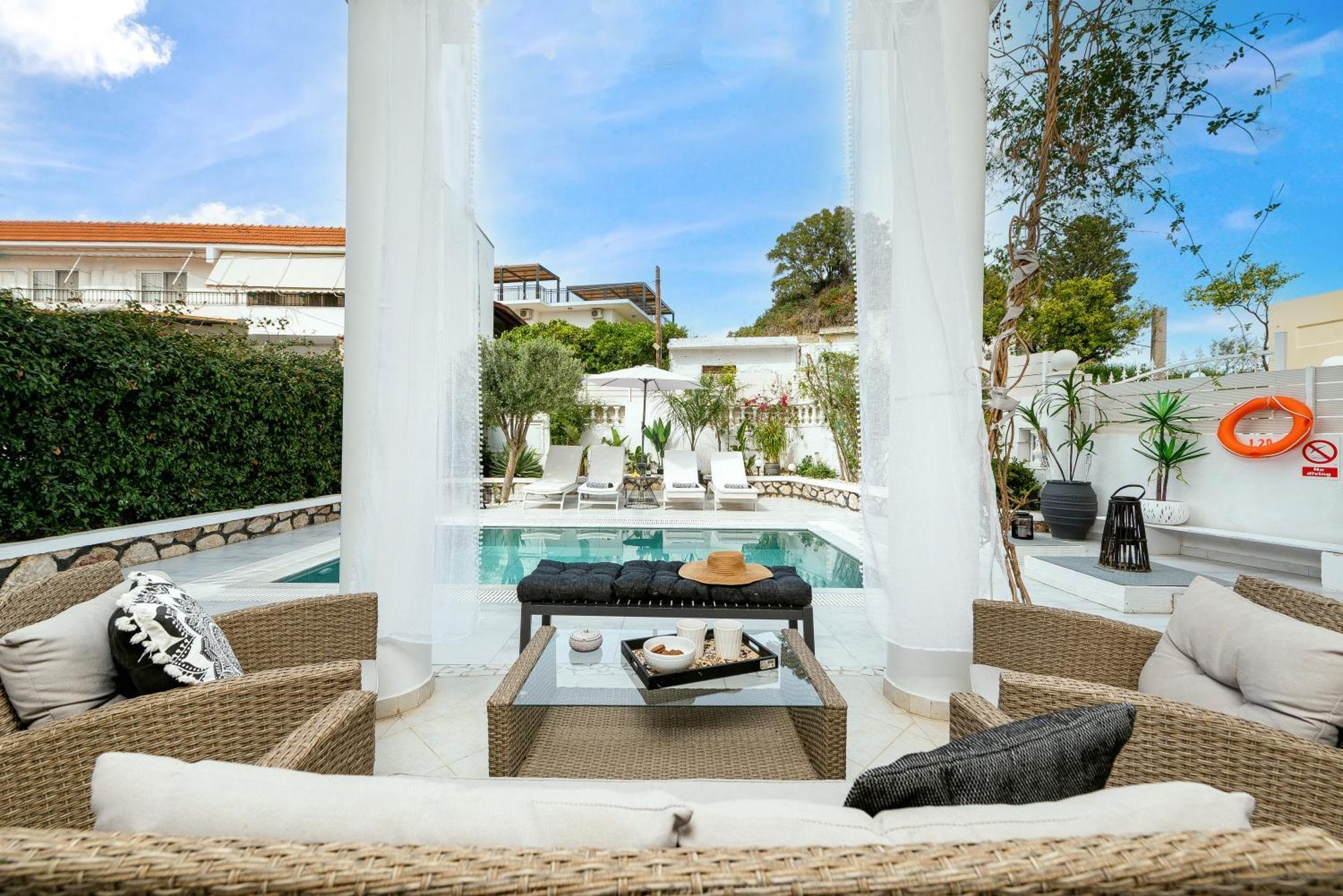 Villa Mikaela's Pool House